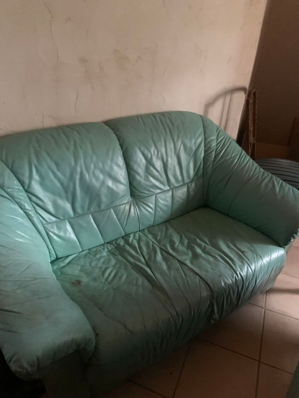 2canapes cuir 2 places vert d eau ( plus clair que sur la ph Meubles