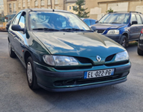 M&eacute;gane 1.6ie RXT 1998 occasion 77250 Villecerf