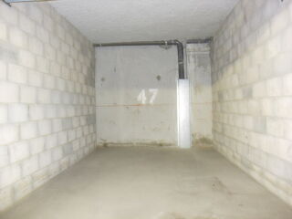  Parking / Garage à louer 14 m²