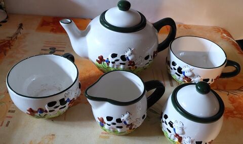 Petit service � th� 7 Le Plessis-Bouchard (95)