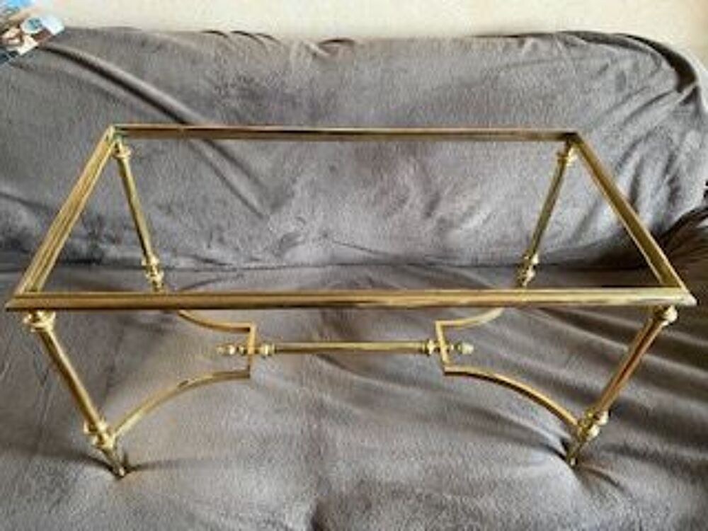 Table ancienne en laiton 