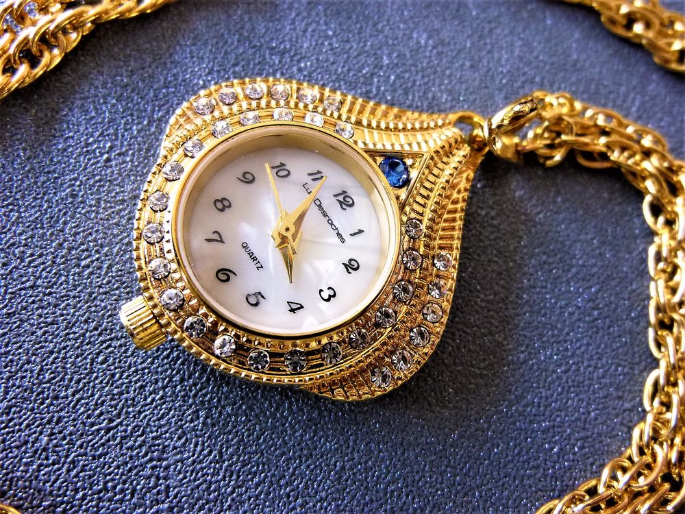 LUC DESROCHES montre pendentif Orientaliste Dame 1980 LDR100 Bijoux et montres