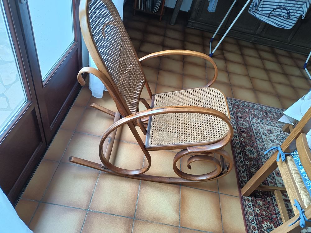 Fauteuil rocking-chair vintage style Thonet bois et cannage Meubles