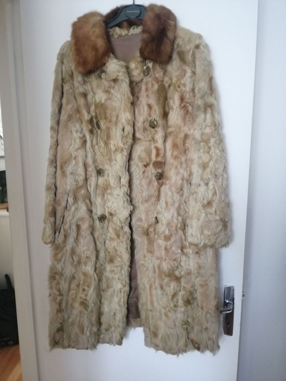 Manteau astrakan
Vêtements
