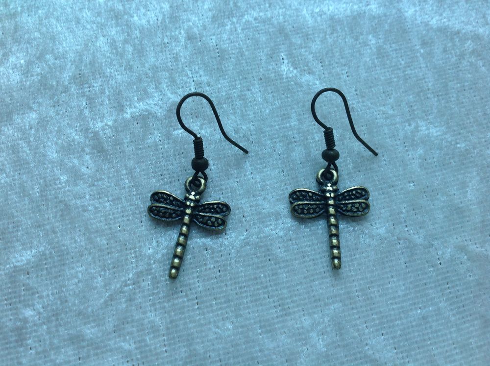 BOUCLES OREILLES LIBELLULE Envoi Possible
Bijoux et montres
