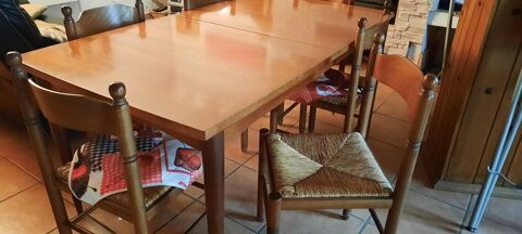 Table bois rectangulaire cuisine ou salle  manger 
150 Colombier-Saugnieu (69)