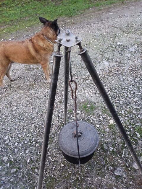 Chaudron en fonte 80 Jarnac-Champagne (17)