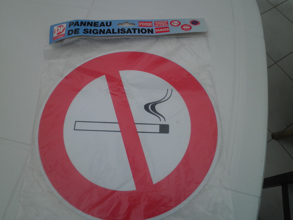 Panneau de signalisation: d&eacute;fense de fumer Bricolage