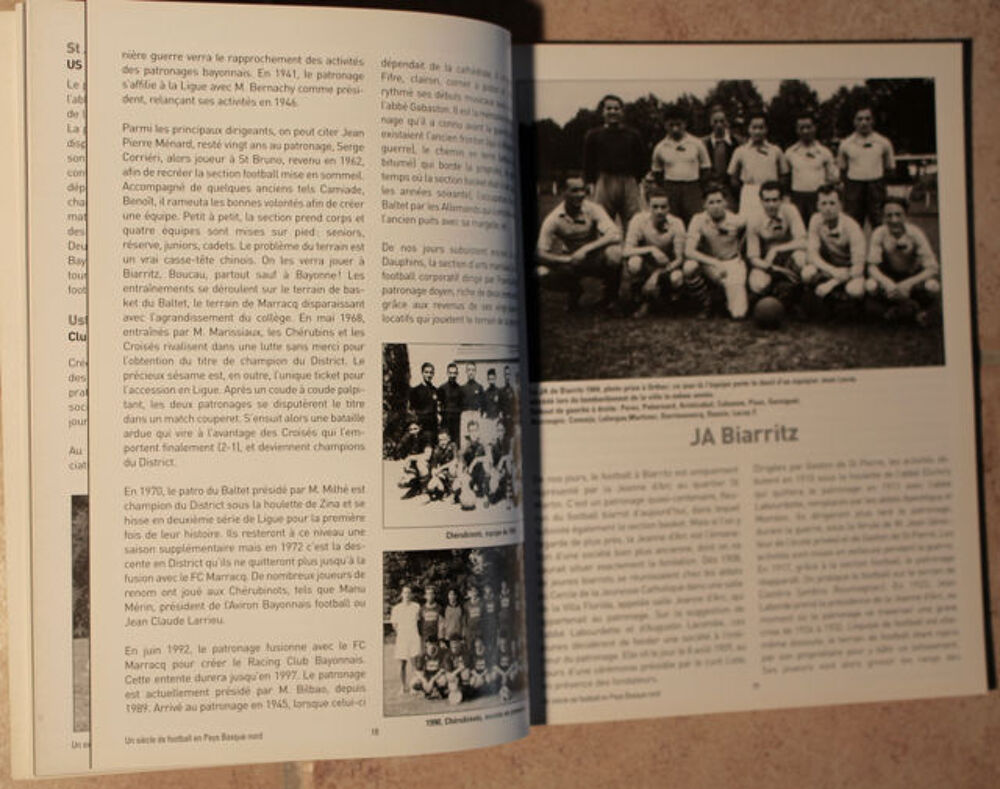 "UN SIECLE DE FOOTBALL en PAYS BASQUE NORD " ( 1907 - 2007 ) Livres et BD