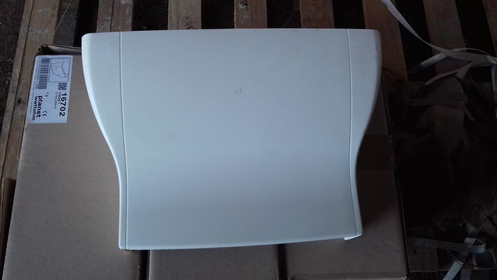 Jonction plafondsol gaine technique de logement LEGRAND Bricolage