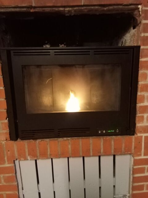 Insert � granules Chazelles 5.8kw 350 Vernet (31)