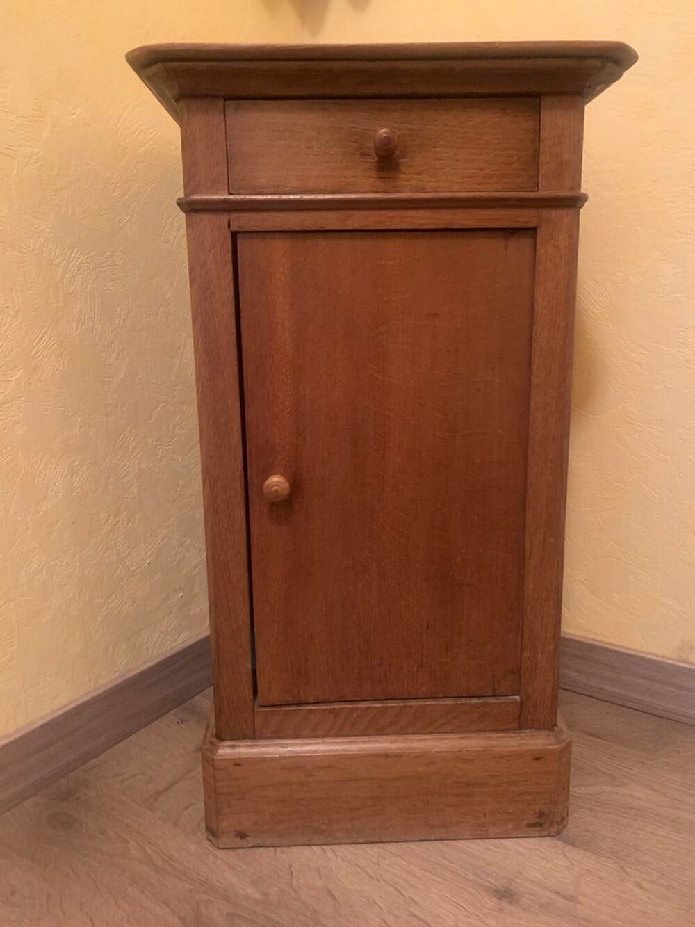 TABLE CHEVET Meubles