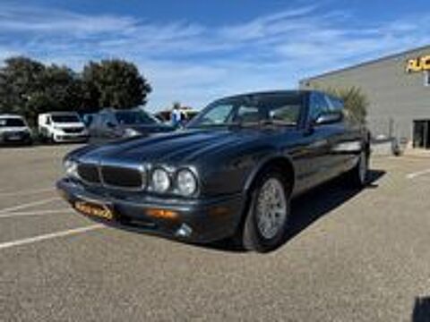 XJ 3.2 V8 PACK 2000 occasion 84290 Sainte-C&eacute;cile-les-Vignes