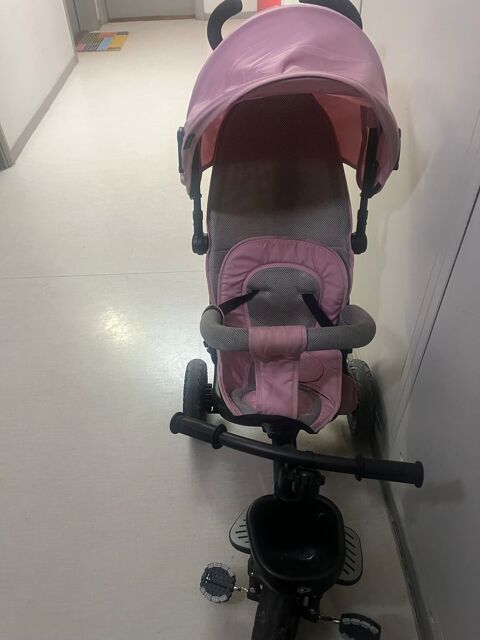 Tricycle rose et gris Choisy-le-Roi (94)