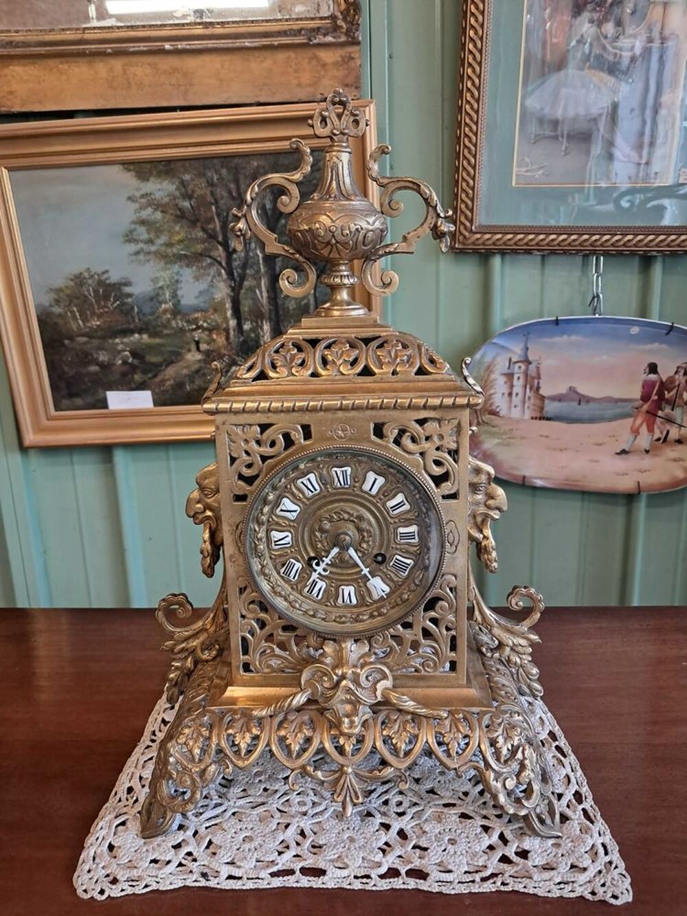 Pendule ancienne en bronze Napol&eacute;on III Décoration