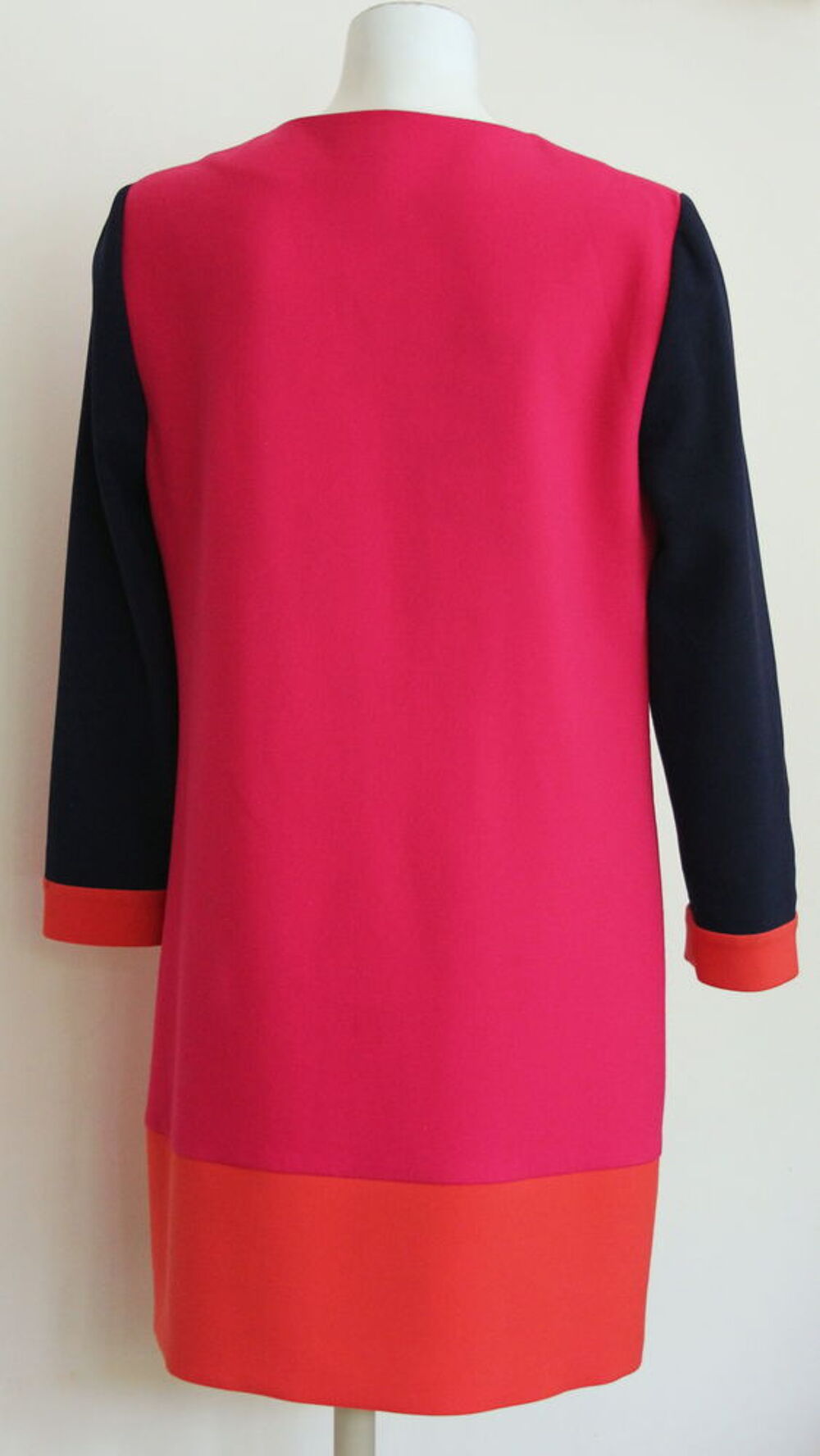 Robe multicolore DIANE VON FURSTENBERG T.10
soit 40 Fr Vêtements