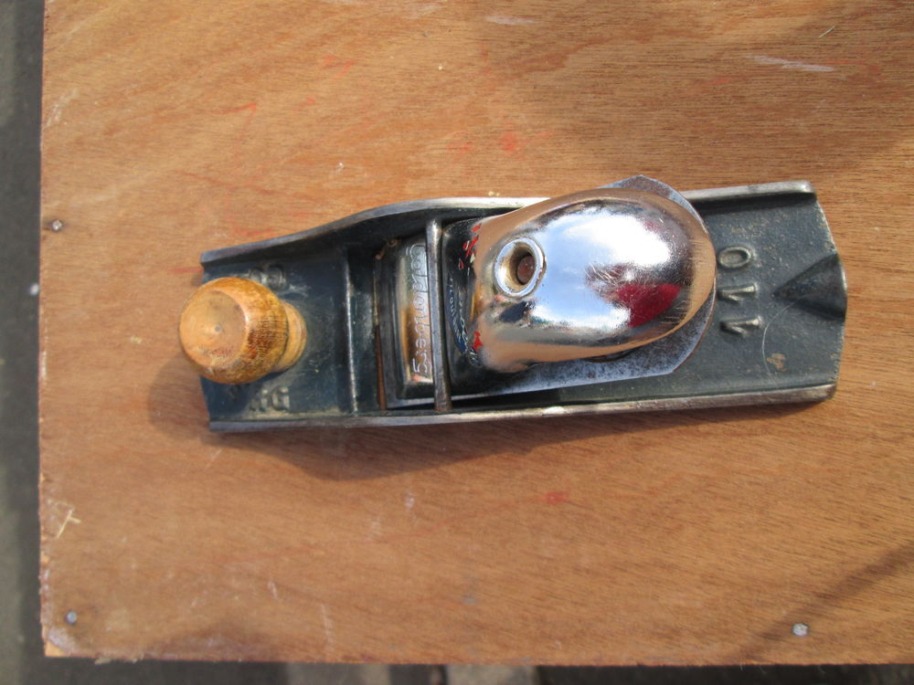 Petit rabot m&eacute;tallique de menuisier &eacute;b&eacute;niste Goldenberg Bricolage