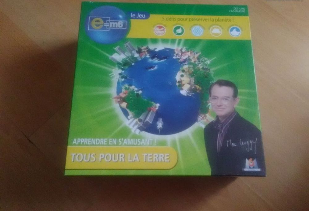 Jeu de soci&eacute;t&eacute; E=M6 Jeux / jouets