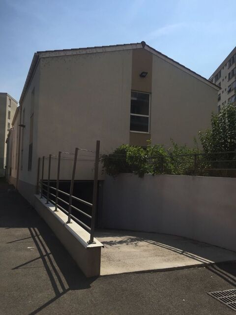  Parking / Garage � louer 9 m� Lyon