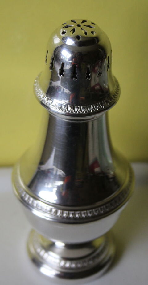 sucrier saupoudreuse m�tal argent� 30 Issy-les-Moulineaux (92)