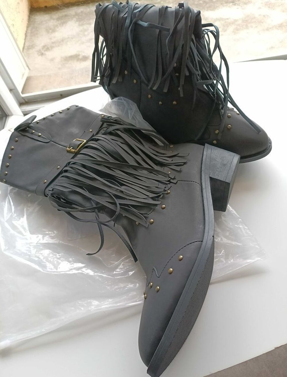 BOTTES FEMME TOUTES NEUVE JAMAIS PORTEES Chaussures
