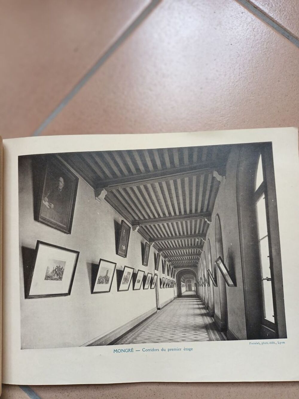 Album de 18 photos de 1926 coll&egrave;ge Notre-Dame de Mongr&eacute; 