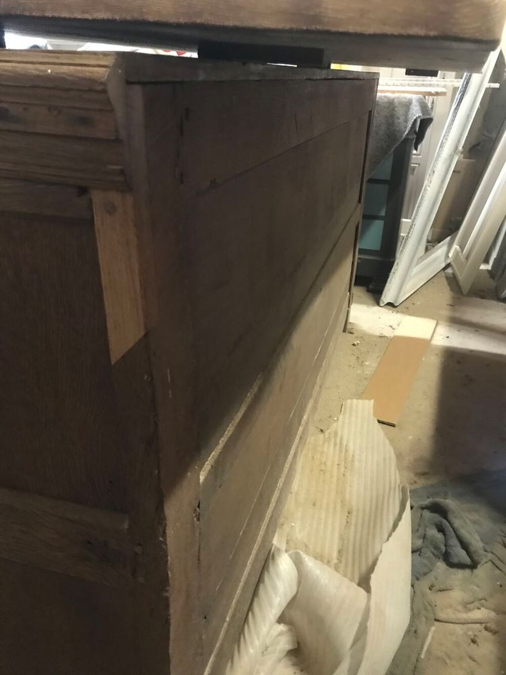 Buffet rustique en bois brun fonc&eacute; Meubles