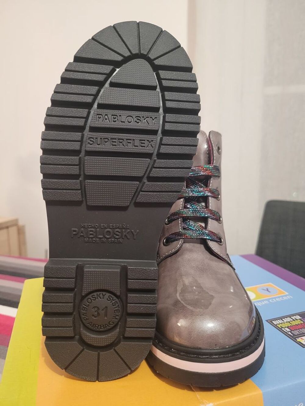 Chaussures montantes Pabloski neuve taille 31 Chaussures