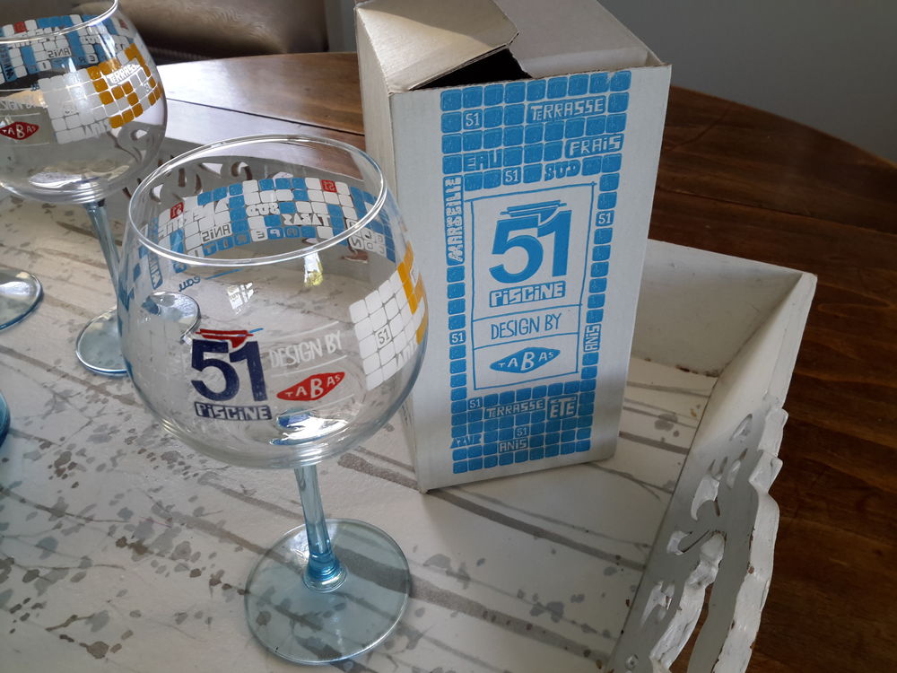 Verres &agrave; Pastis et leur bouteille d'eau Jardin