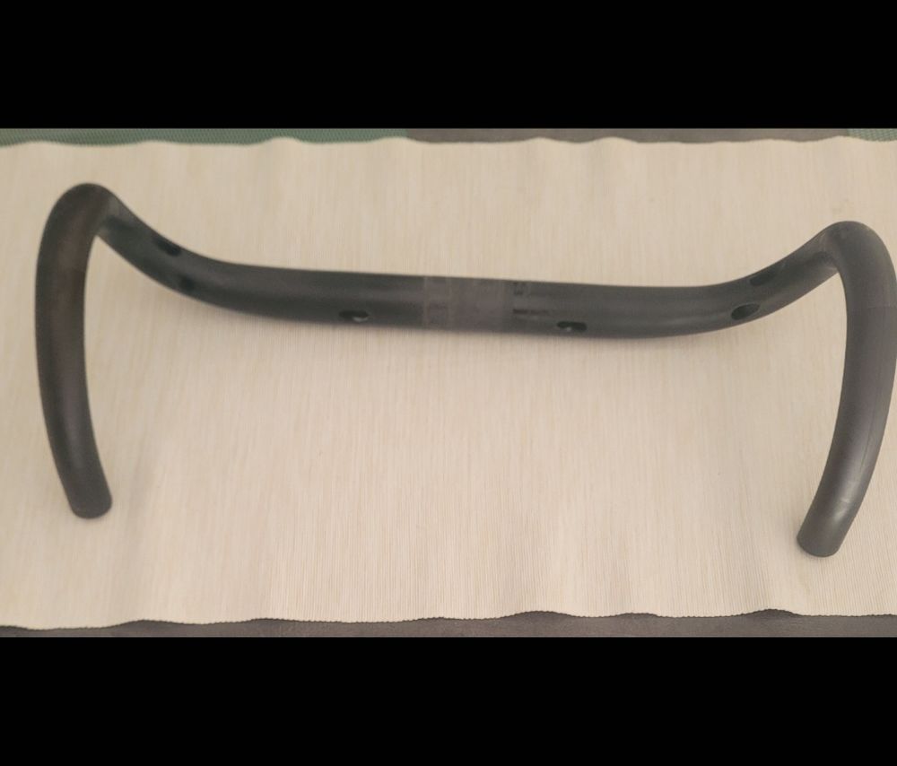 CINTRE CARBONE ROND
Vélos