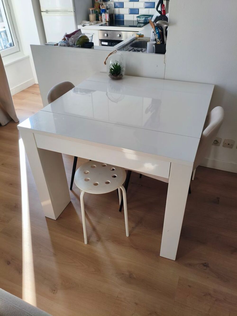table en tr&egrave;s bon &eacute;tat Meubles