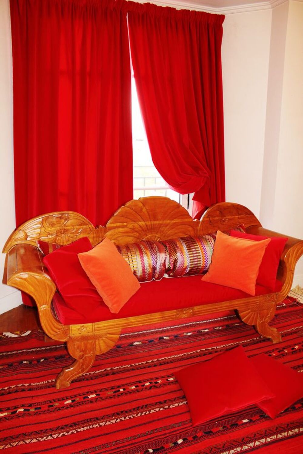 Banquette avec dossier en bois fruitier Meubles