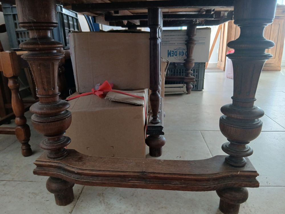 TABLE ANCIENNE EN BOIS MASSIF Meubles
