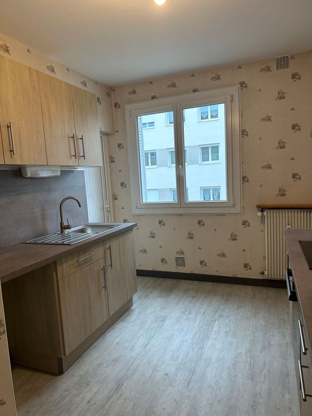 Location Appartement T4 rénové avec balcon - Croix de Palente Besançon