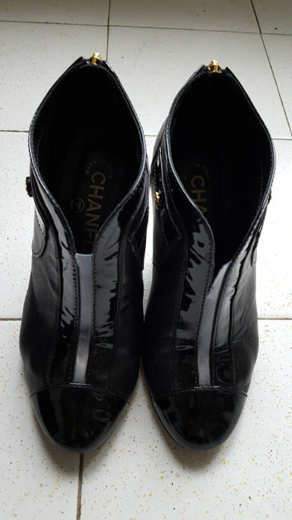 Boots Femme CHANNEL en cuir noir taille 35 Chaussures