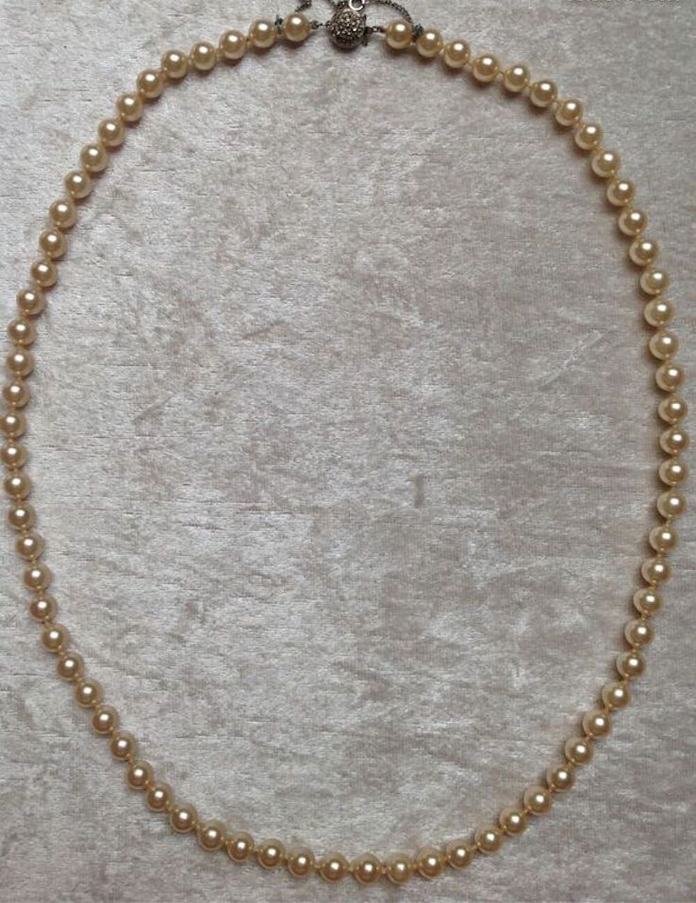 COLLIER SAUTOIR DE PERLES de 66cm Envoi Possible
Bijoux et montres