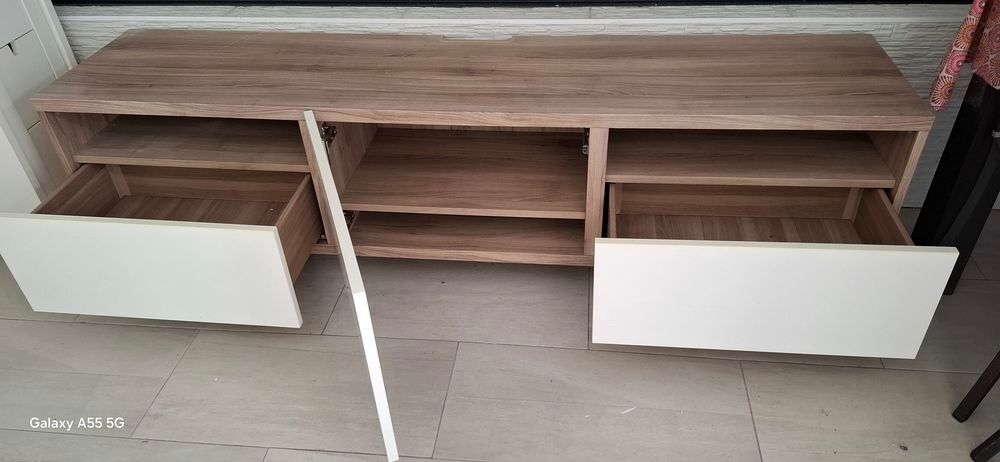 Meuble bas ikea Besta tv ou autre 
Pas de paiement par wero Meubles