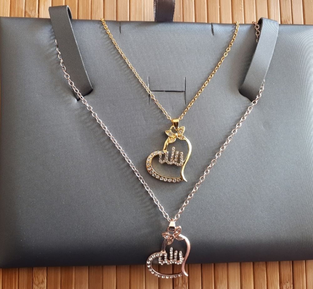 2 Colliers pendentifs coeurs NEUFS Bijoux et montres