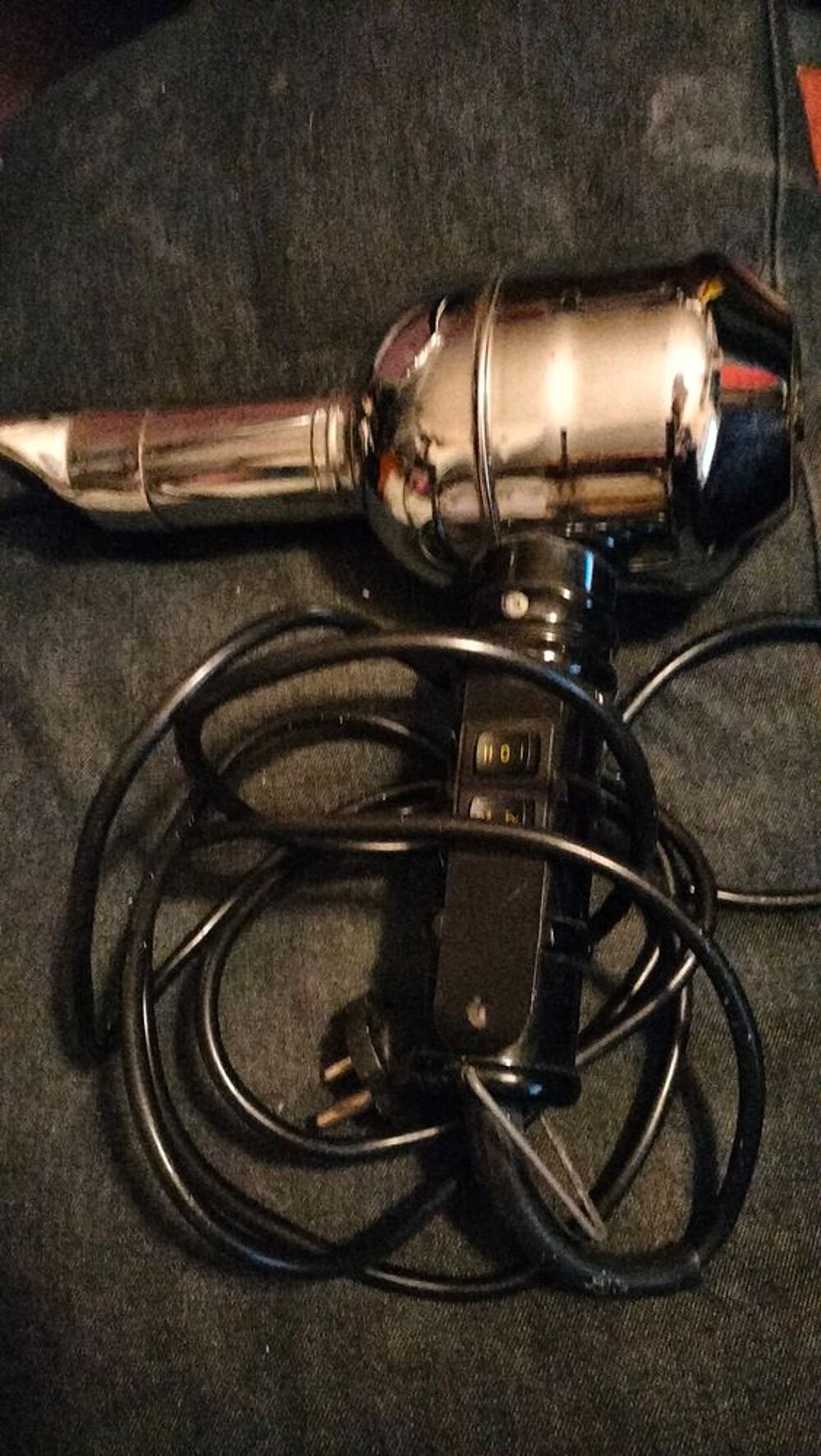 S&egrave;che cheveux Babyliss pro m&eacute;tal chrom&eacute; tr&egrave;s bon &eacute;tat. Vinta Electroménager