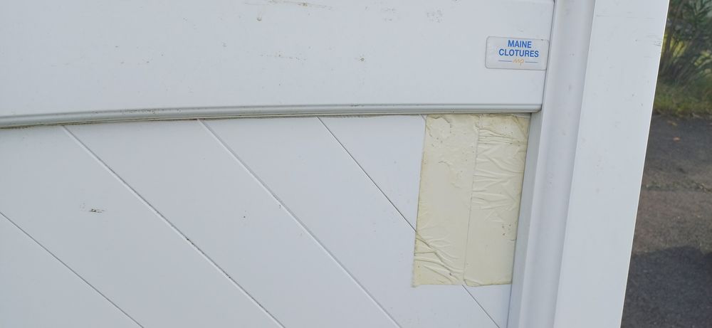 portail coulissant blanc marque Maine Clotures 3m50 x1m50 Jardin