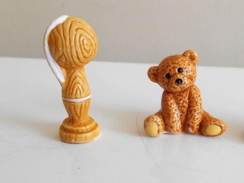 Lot de 2 Fves Auchan 2023 ourson et bilboquet 5 Villejuif (94)