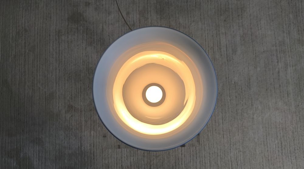 Grande lampe vintage en Verre de Boh&ecirc;me bleu opalin Décoration