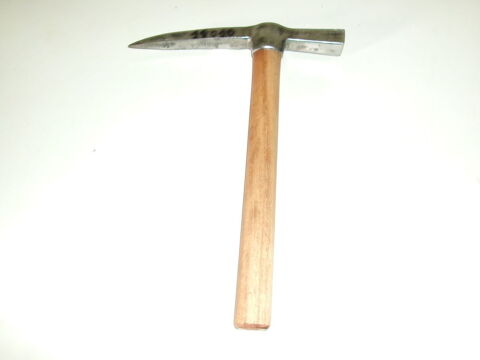 Marteau � Piqueter rebattu,tremp�,r�nov� . 19 Foug�res (35)