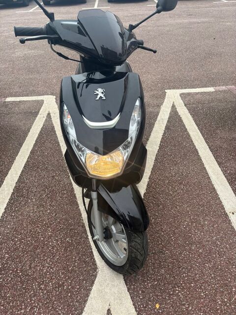 Scooter PEUGEOT 2018 occasion Saint-Romain-de-Colbosc 76430
