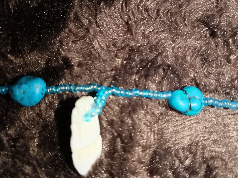 Colliers deux niveaux coquillages et perles turquoise Bijoux et montres