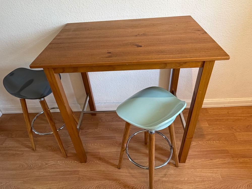 table haute et 2 tabourets Meubles