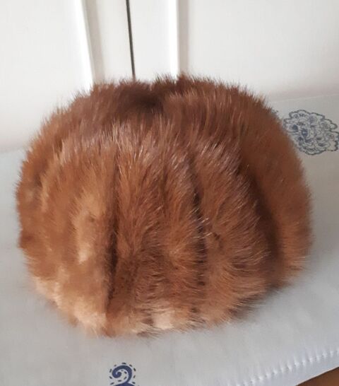 Toque fourrure  - Boutique Kates Canada  - TBE 30 Villemomble (93)