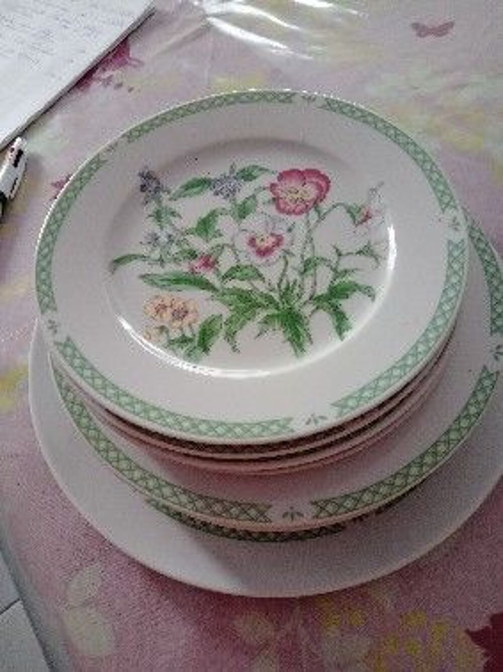 ENSEMLE ASSIETTES ET PLAT ROND . "" REVOL "" Décoration