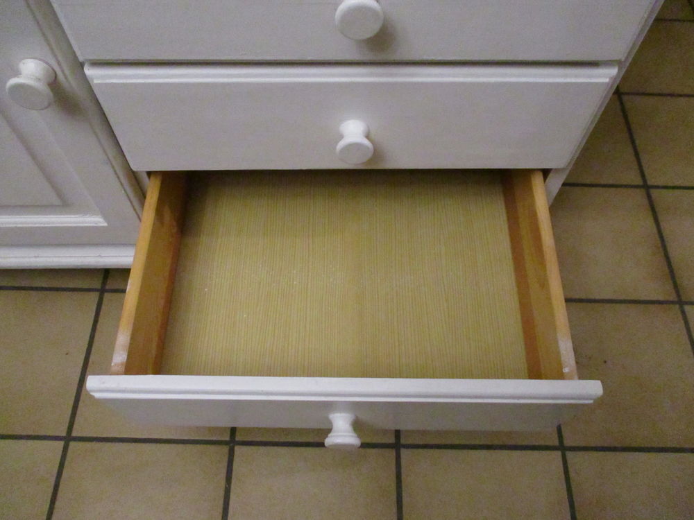 A SAISIR = Meuble en ch&ecirc;ne &agrave; 6 tiroirs 95 x 84 x 40 cm Meubles