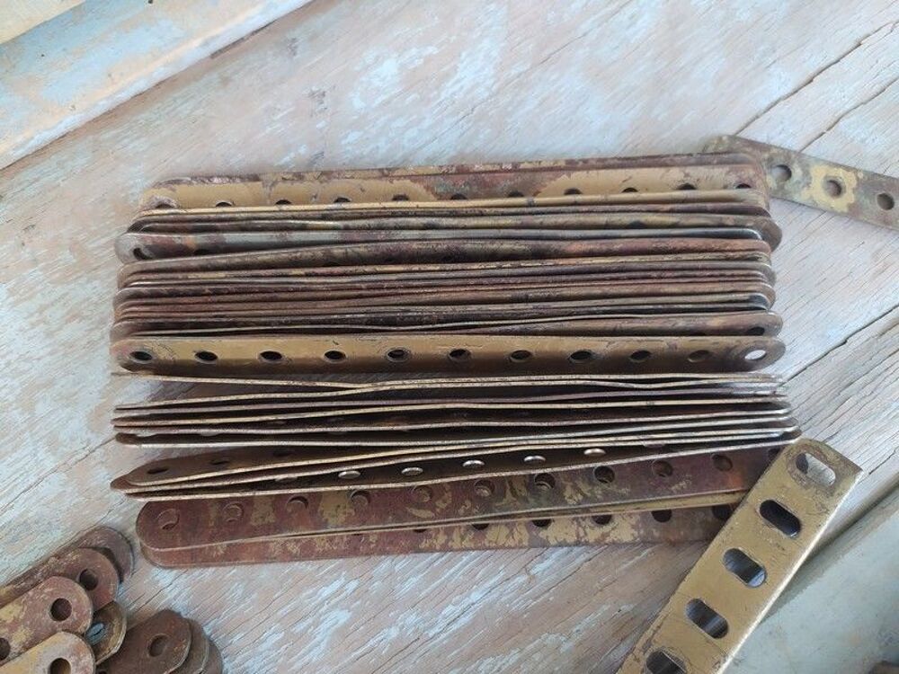 Ancien Jeu Meccano Pi&egrave;ces Accessoires Barres et Corni&egrave;res 04 